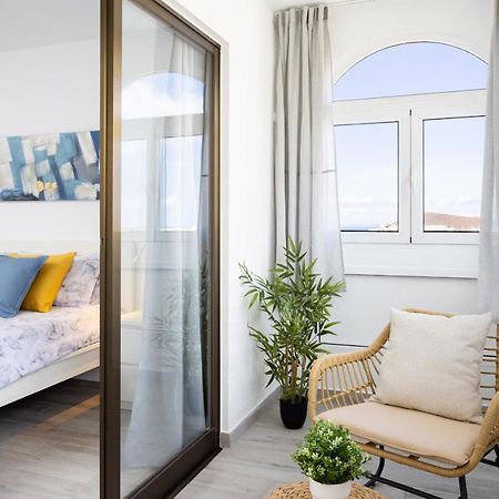 Castle Harbour Apartment Arona  Exterior photo