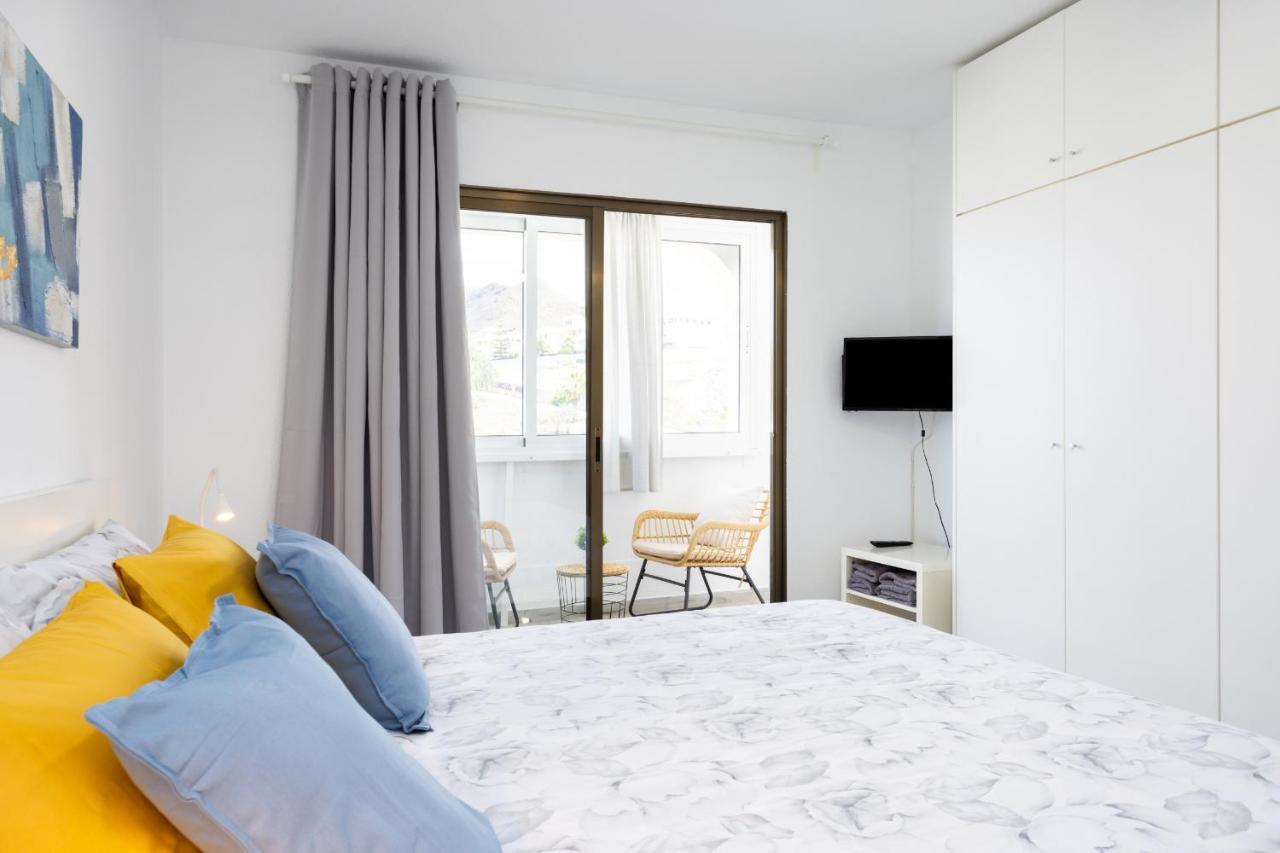 Castle Harbour Apartment Arona  Exterior photo